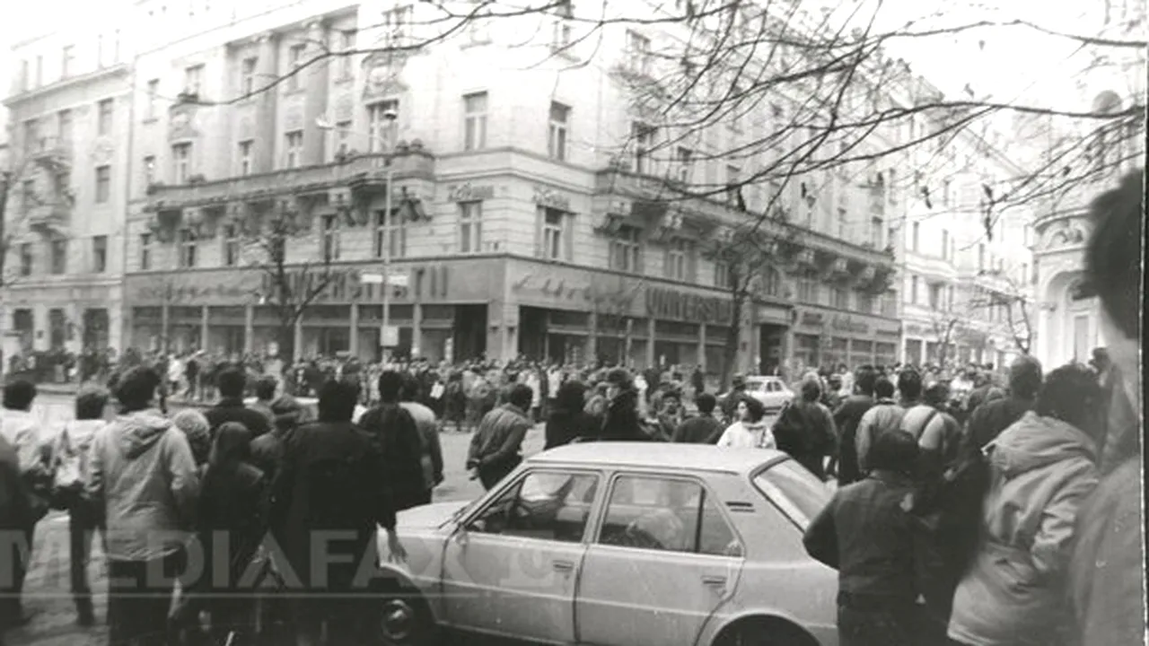25 DE ANI DE LA REVOLUŢIE: 21 decembrie 1989 - Revoluţia a început şi la Cluj, unde militarii au tras în manifestanţi - FOTO