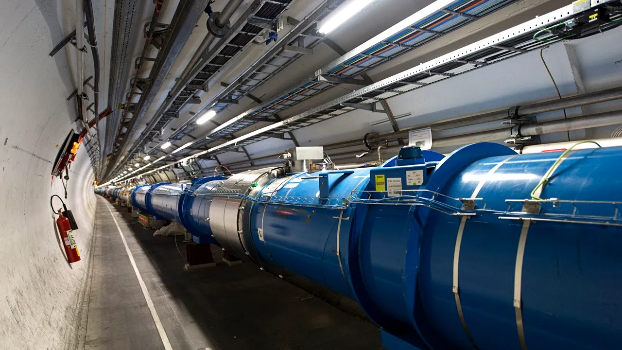 10 septembrie 2008 - Este efectuat primul experiment la acceleratorul de particule de la CERN 