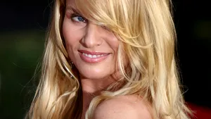 Nicollette Sheridan l-a dat în judecată pe creatorul serialului 