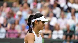 Wimbledon: Visul Emmei Răducanu s-a oprit în optimile de finală. Succese Barty, Djokovic şi Federer