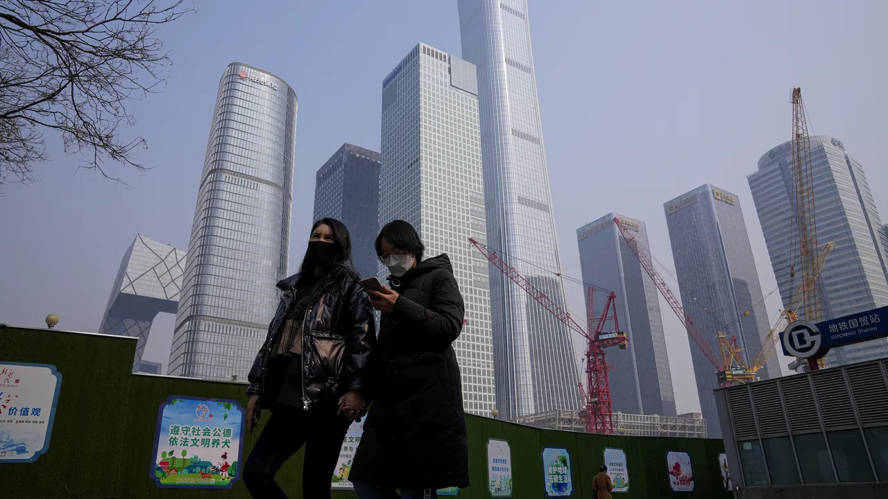 Cel mai mare dezvoltator imobiliar din China şi-a plătit investitorii şi a evitat falimentul