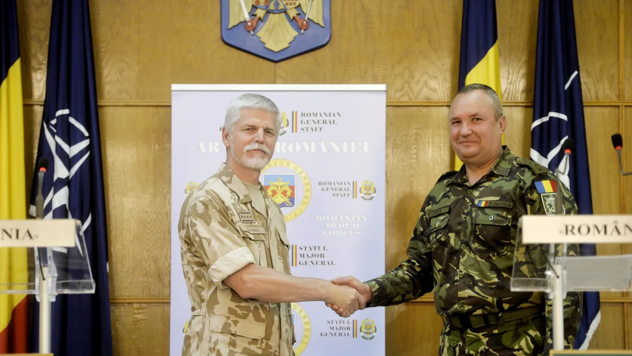 Ciucă, primit de preşedintele ceh: Un prieten vechi, din vremurile în care amândoi ne serveam patria în uniforma militară