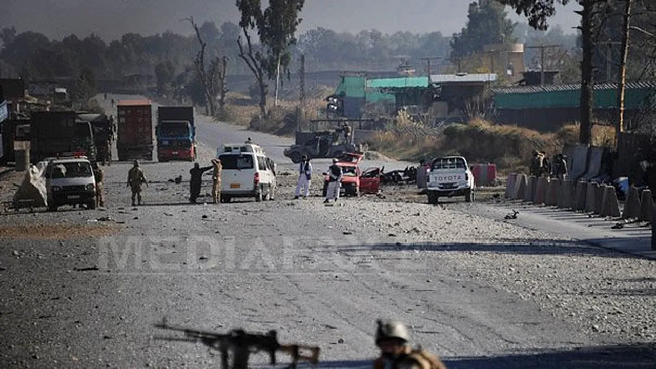 Atac al insurgenţilor talibani la aeroportul Jalalabad