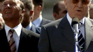 Gândul: Iliescu nu-i închină partidul lui Băsescu: „Mai bine-n opoziţie“
