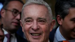 Fostul preşedinte al Columbiei, Alvaro Uribe, a fost condamnat la 12 ani de arest la domiciliu