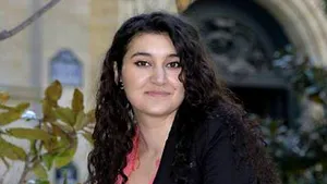 A cerşit în Franţa şi acum studiază la Sorbona. Povestea româncei de etnie romă ce vrea să devină magistrat