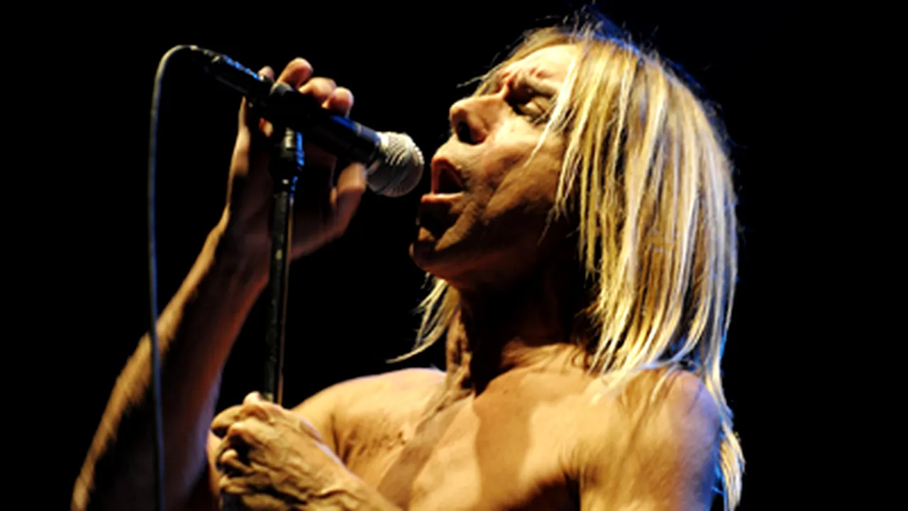 Iggy Pop nu mai vine în România (Video)