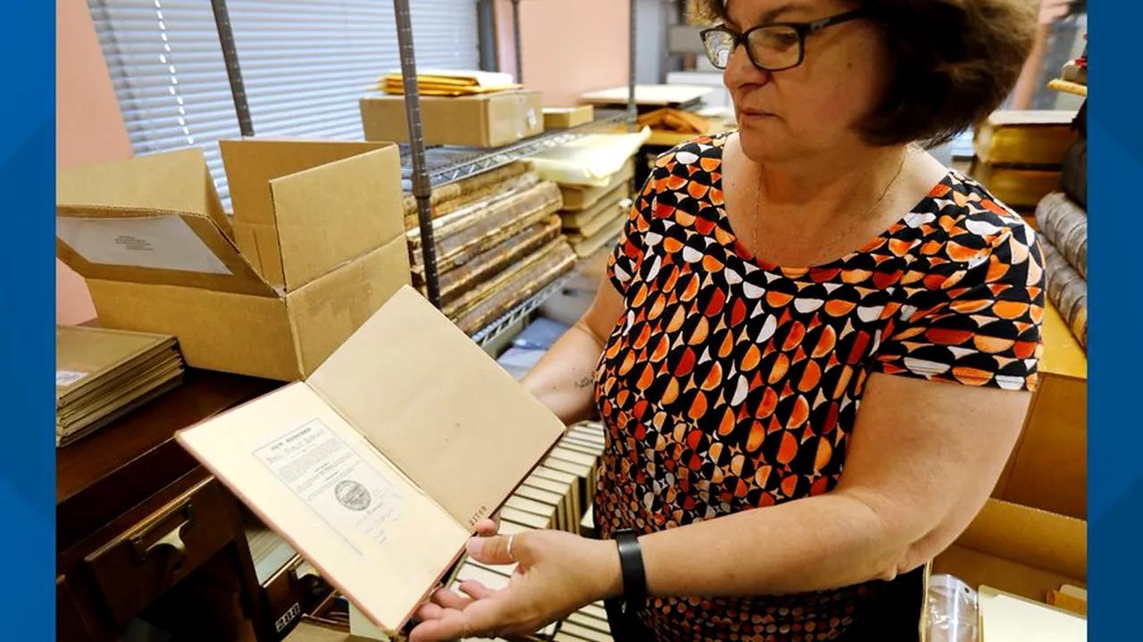 Un tratat de electricitate a fost returnat după mai bine de un secol unei biblioteci din Massachusetts