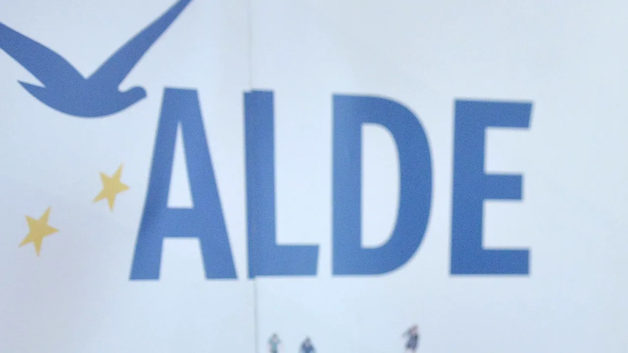 Doi secretari de stat şi directorul ROAID au fost excluşi din ALDE