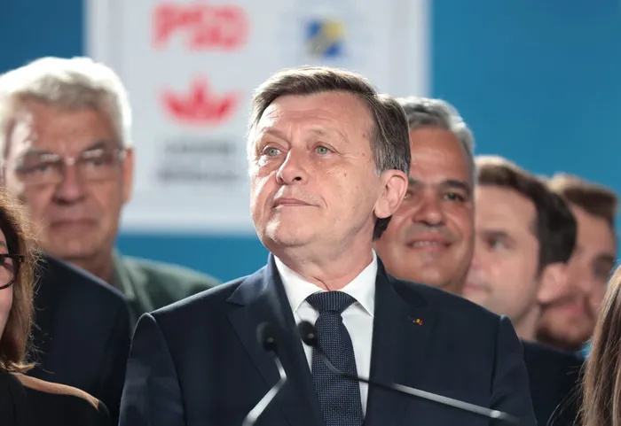 Crin Antonescu anunță pe cine sprijină în turul doi: „Două secte dezlănțuite au ocupat România”