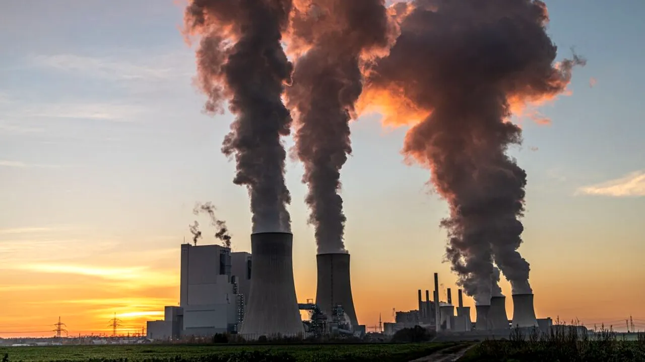 Paradox. De ce China a construit în 2025 un număr record de centrale pe cărbune în ciuda investițiilor uriașe în energia verde