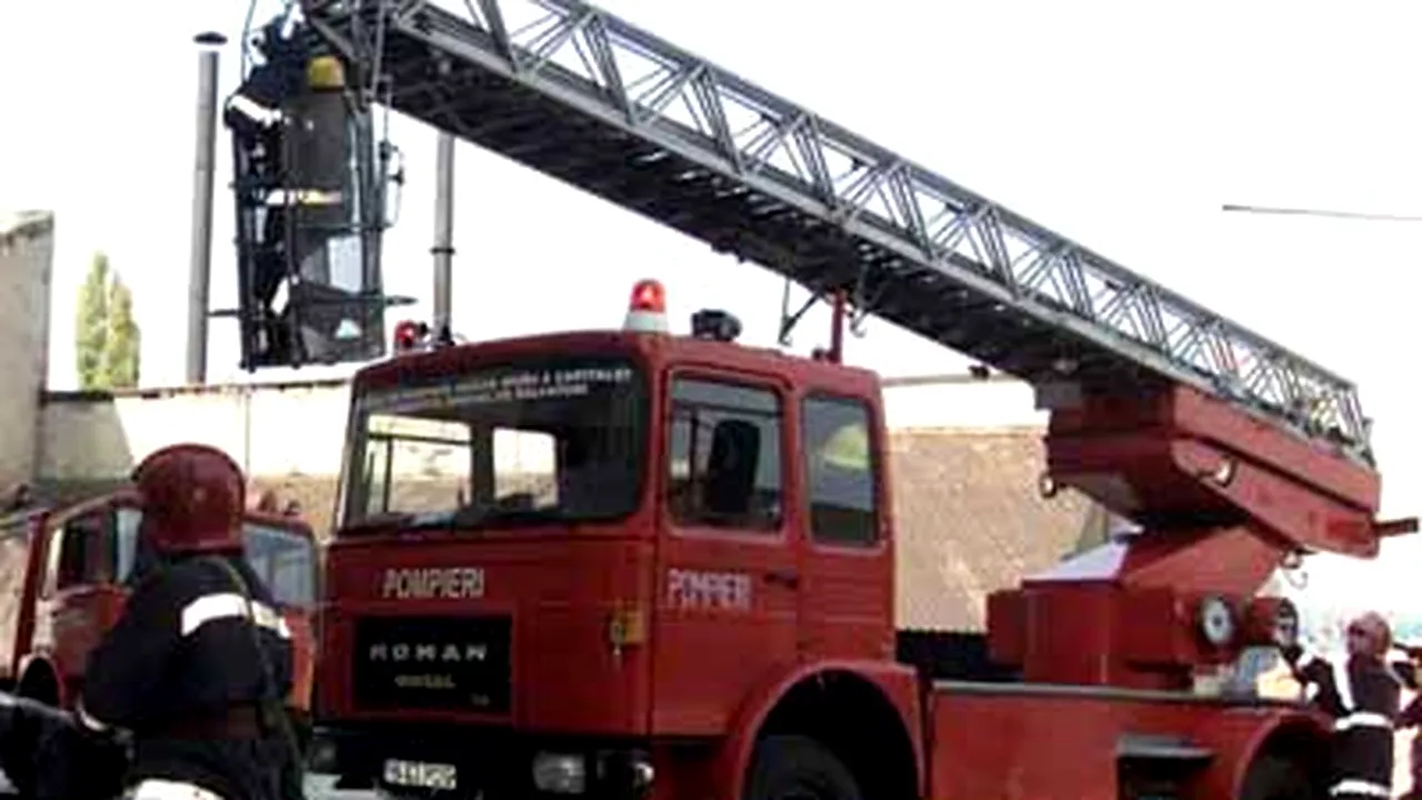 Un incendiu a avut loc la o hală a combinatului Azomureş - VIDEO