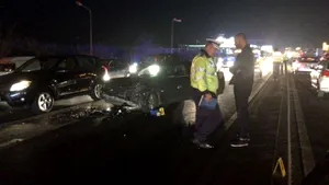 Un accident, în care au fost implicate trei maşini, a avut loc pe DN1 în zona Băneasa - FOTO