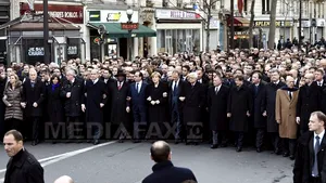 Un ziar conservator din Israel a eliminat femeile politician din fotografia marşului de la Paris - FOTO
