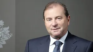 Ioan Popa cumpără două unităţi de producţie de carne de pui 