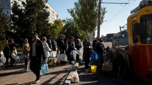 Sutele de mii de ruşi ce fug din calea războiului ce a ajuns pe teritoriul lor îl acuză pe Putin că i-a abandonat: „Am fost lăsaţi singuri. Putin, spuneţi-le oficialilor dvs. să prezinte situaţia reală
