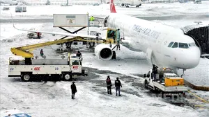 Două curse aeriene au fost redirecţionate din cauza ceţii de pe aeroportul din Sibiu, alte două au fost anulate