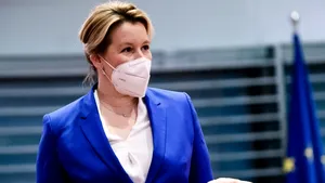 Germania obligă companiile listate să numească cel puţin o femeie în consiliul de administraţie