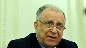 Iliescu: Parlamentul trebuie să ia în dezbatere toate datele pro şi contra scutului antirachetă
