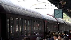 Minivacanţa de 1 Mai | Plajele din sudul LITORALULUI, pregătite. Decizia luată de CFR Călători cu privire la trenurile care circulă spre Litoral şi Valea Prahovei