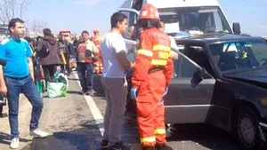 Şapte persoane rănite şi patru vehicule avariate, într-un accident pe DN65, în Argeş - FOTO