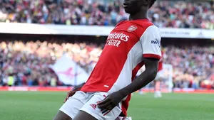 Bukayo Saka, atacantul echipei Arsenal, va lipsi de pe teren mai mult de două luni