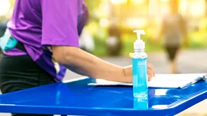 Cât rezistă SARS-COV-2 pe piele? Cercetătorii din Kyoto spun că supravieţuieşte de 4 ori mai mult decât virusul gripal A