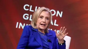 EXTERNE Hillary Clinton cere audierea lui Donald Trump în ancheta Camerei privind legăturile cu Epstein
