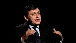 Crin Antonescu este invitatul primei ediţii a noului sezon 