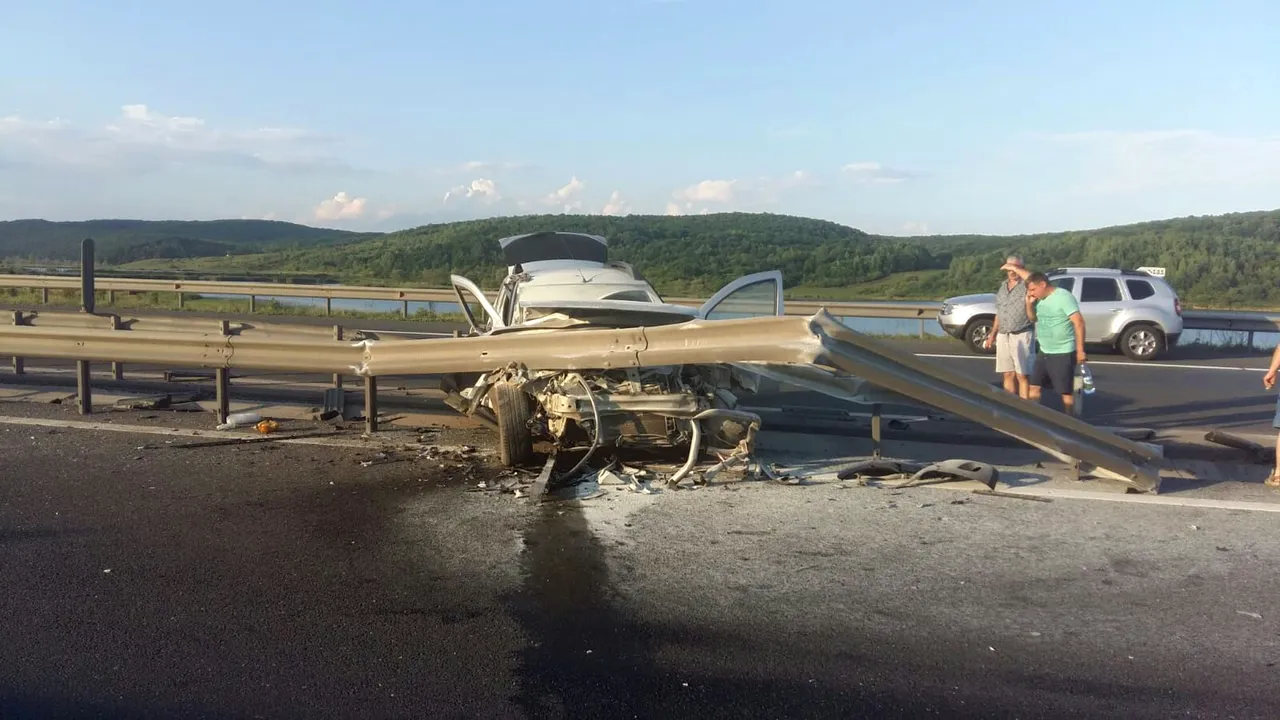 O maşină a luat foc în urma unui accident. Trafic îngreunat pe A 1, între Sibiu şi Sebeş