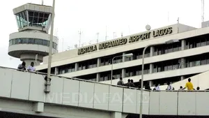 Cel puţin 14 morţi pe aeroportul din Lagos, în urma prăbuşirii la decolare a unui avion