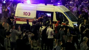 Un protestatar a murit în urma violenţelor produse luni seară în capitala Belarusului 