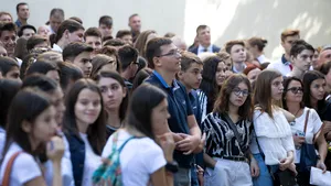 Proiect: Reducerea la 600 a numărului elevilor alocaţi unui consilier şcolar. Câţi elevi poate avea în grijă un psiholog, în prezent