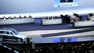 Daimler vrea să vândă participaţia deţinută la Chrysler
