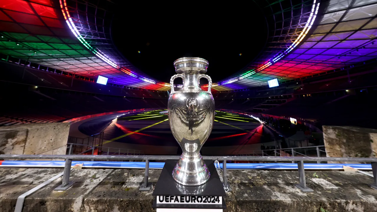 UEFA a comunicat lista arbitrilor pentru EURO 2024. Patru arbitri români vor fi prezenţi în Germania