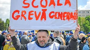 Grevă. Profesorii din nou în stradă. Mii de profesori protestează în Capitală şi în ţară