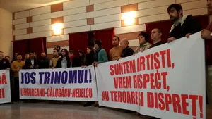 Aproximativ 50 de angajaţi ai Filarmonicii 