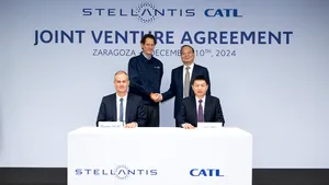 Compania chineză CATL şi Stellantis investesc 4,1 miliarde de euro într-o fabrică de baterii în Spania