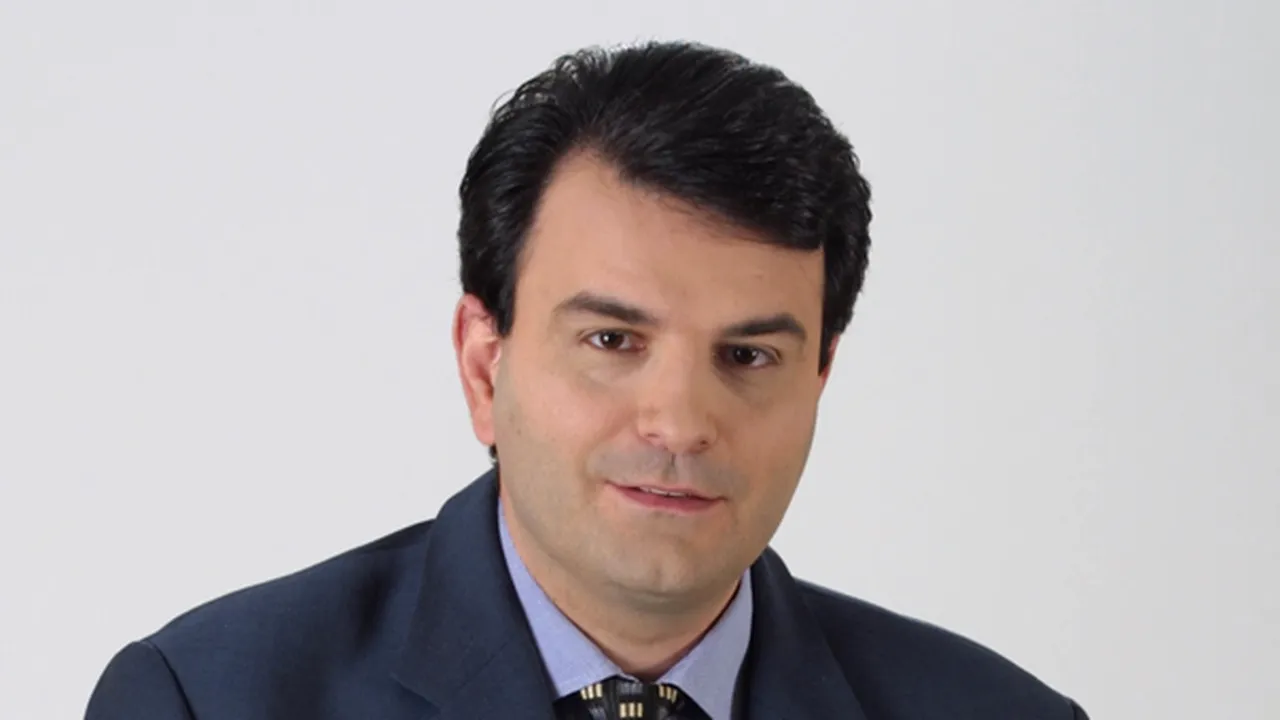 Lucian Mîndruţă prezintă, de luni până joi, talk-show-ul 
