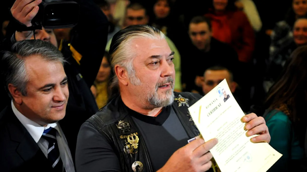 Certificatul de cetăţenie al lui Nicu Covaci conţine date de identitate greşite