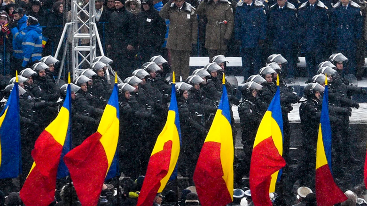 ZIUA NAŢIONALĂ: Peste 150.000 de steaguri, accesorii şi cocarde tricolore, realizate la Sibiu de 1 Decembrie - FOTO