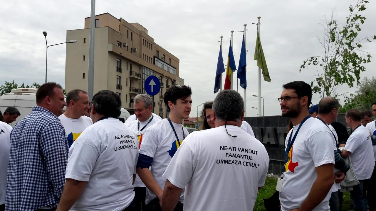 Sindicaliştii şi reprezentanţii ROMATSA se întâlnesc cu ministrul Transporturilor