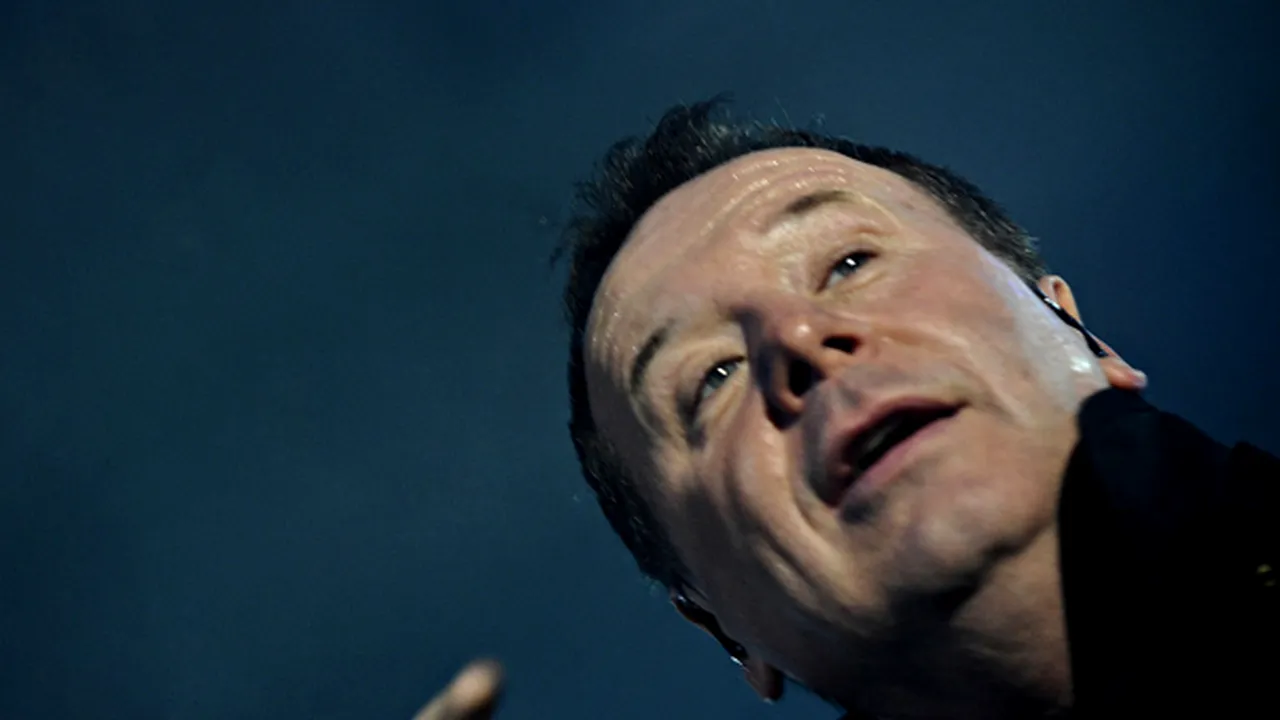 Simple Minds au concertat pentru o Sală Polivalentă pe jumătate goală
