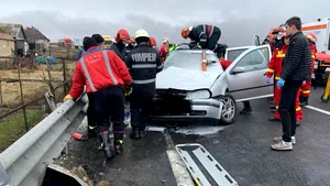Un tânăr a murit şi alte trei persoane au fost rănite, în urma unui accident produs pe DN1 
