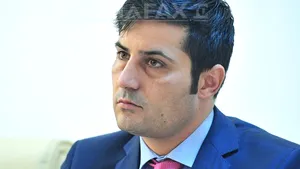 Claudiu Manda, despre naşul său: Valeriu Zgonea a greşit criticând partidul în astfel de momente