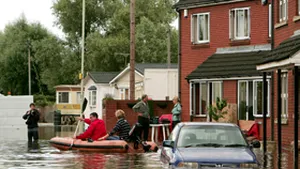 Inundaţii în SUA, soldate cu morţi şi sute de persoane evacuate