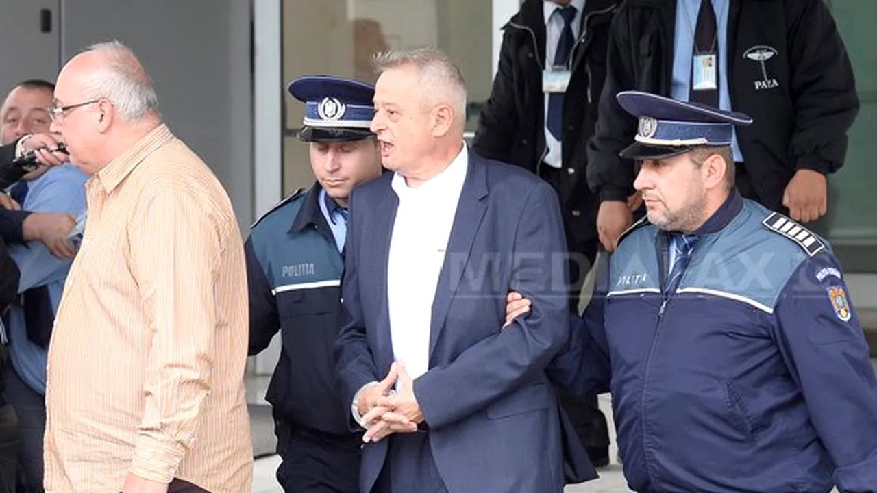 Oprescu, internat la Institutul Oncologic. Vineri va face investigaţii medicale la o clinică privată / Medicul de la Arestul central, reclamat că nu respectă recomandările în cazul său