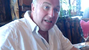 DE CE IUBESC ROMÂNIA - Călin Ciofu, medic la Paris din 1990: Rădăcinile au rămas în România. Îmi place nostalgia trecutului