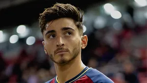 Primul fotbalist aflat în activitate care recunoaşte că este gay. Ce mesaje a primit