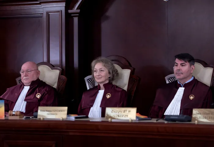 JUSTIȚIE CCR a publicat motivarea pe pensiile magistraților. Ce pensie medie are un român în sistemul public și ce pensie are un magistrat. Legea merge la  promulgare, la Președintele Nicușor Dan